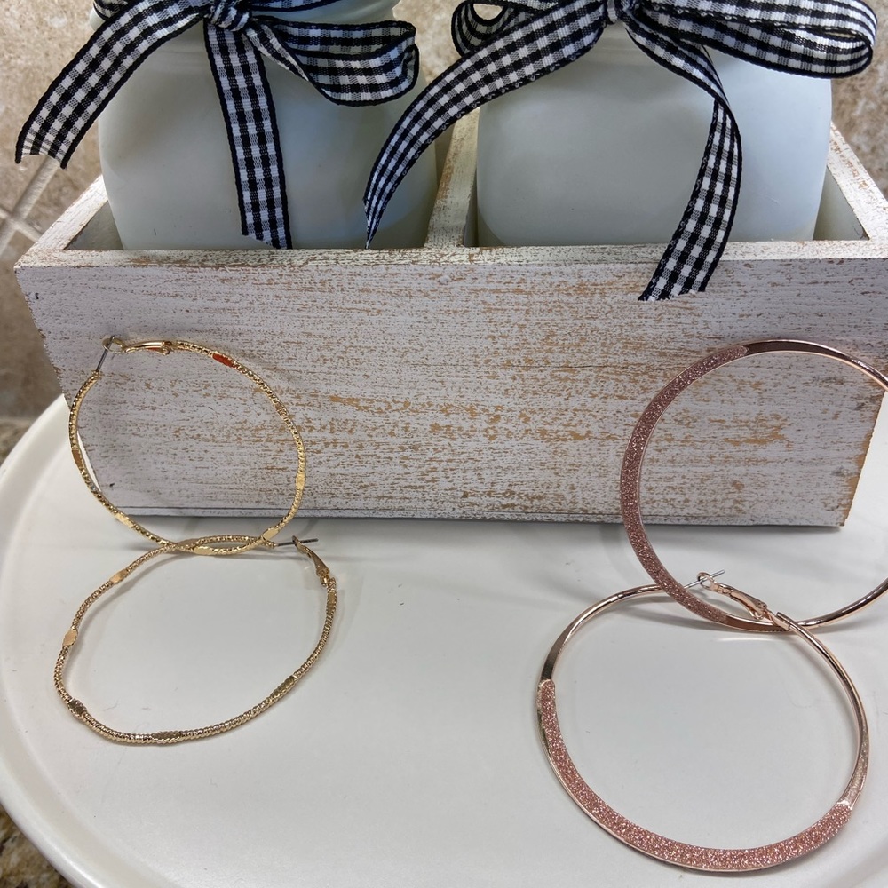 Set of 2 Hoop Earrings
